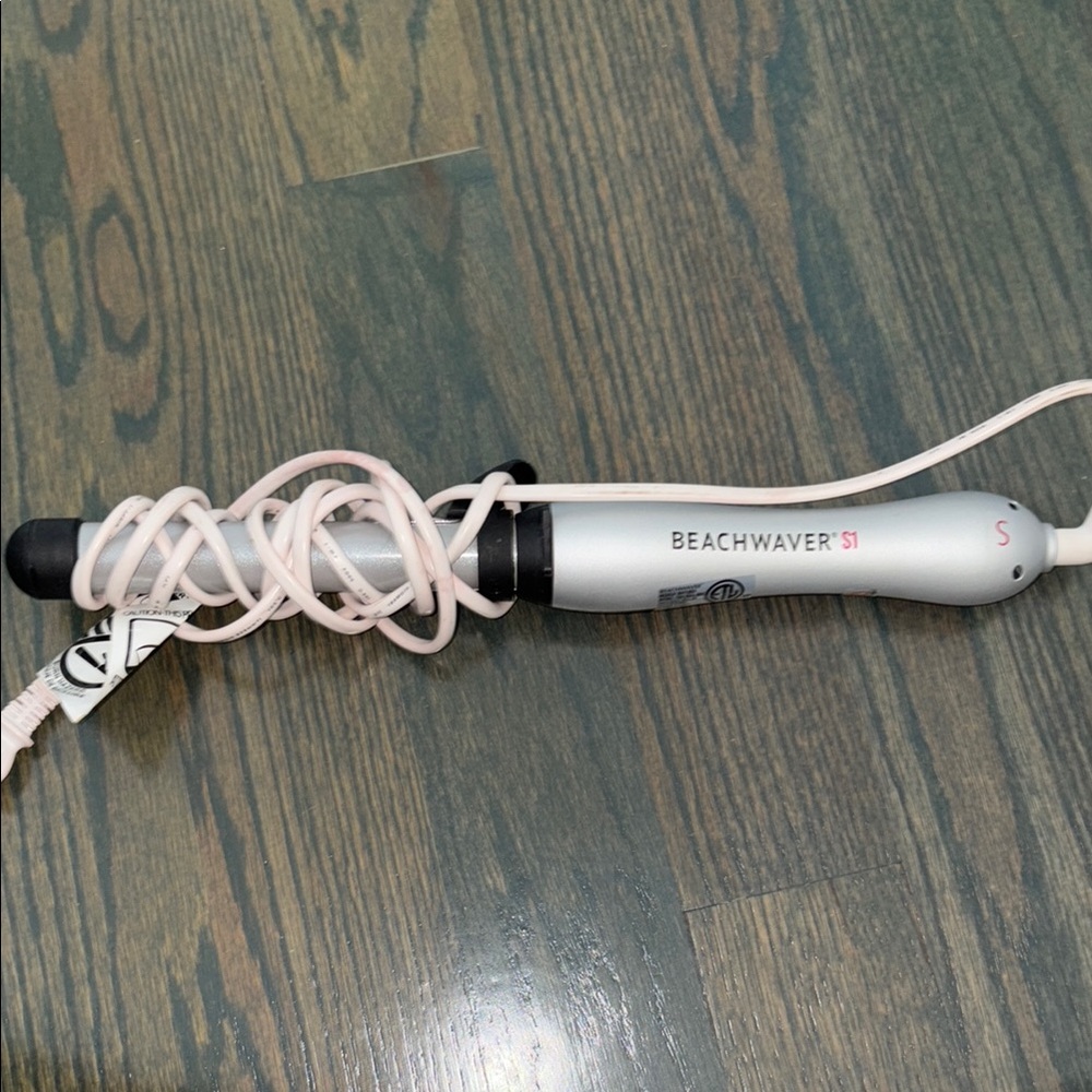 Beachwaver S1 hair curler tool
